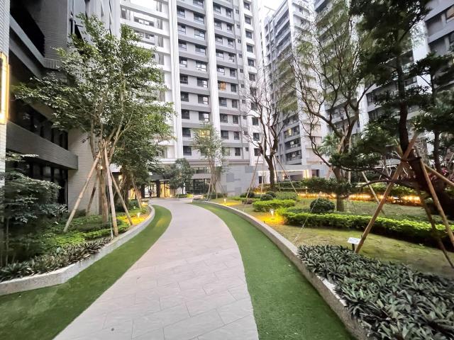 高雄橋頭大樓-1