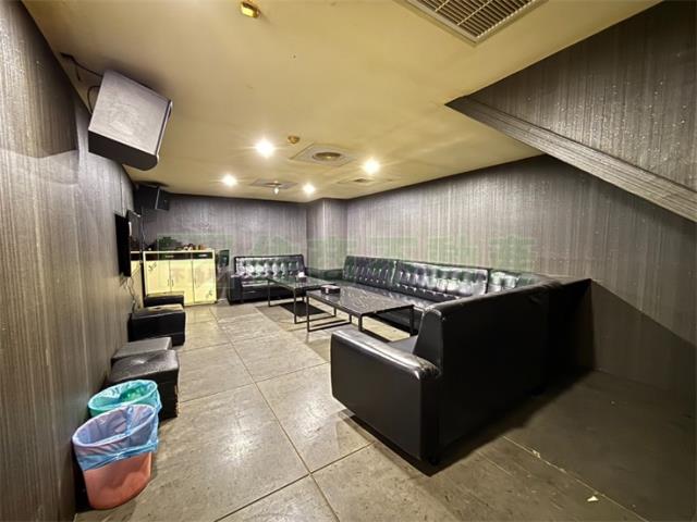 高雄新興區大樓-9