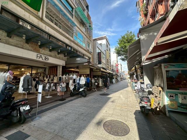 高雄新興區華廈-13